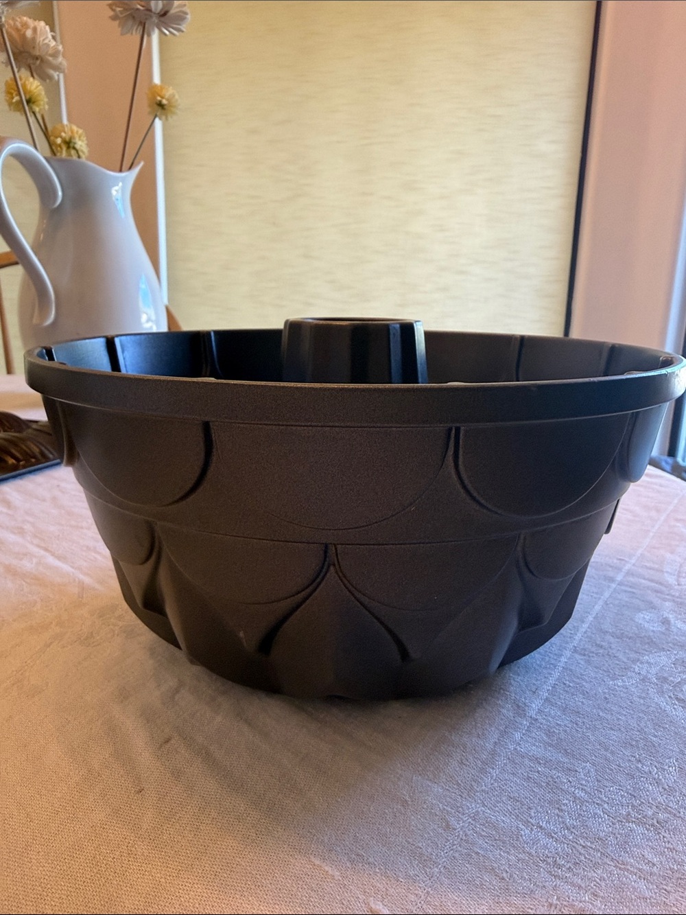 Vintage Kaiser Bakeware Flora 9 inch Bundt Cake Form Pan - Picture 2 of 9